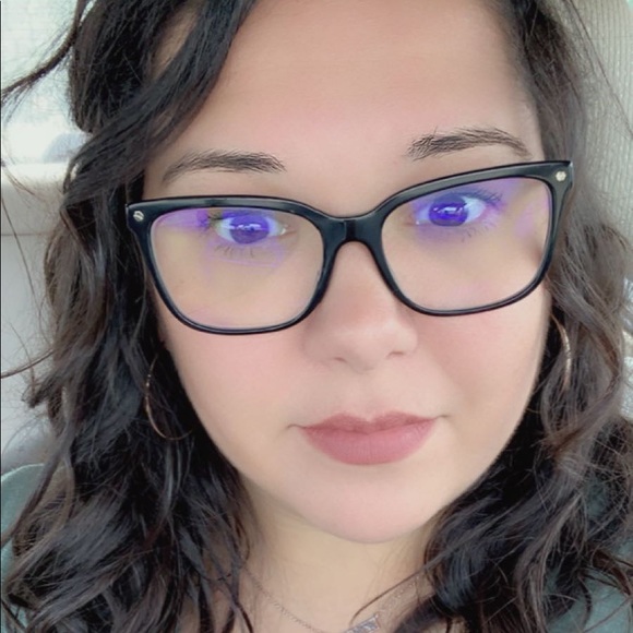 Meet your Posher, Megan - Picture 1 of 1